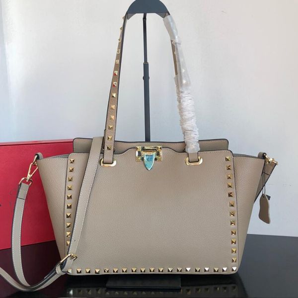 classic rivet shopper tote bags women handbag purse litchee pattern cowhide leather stud shoulder bag large size spike handbags 
classic rivet shopper tote bags women handbag purse litchee pattern cowhide leather stud shoulder bag large size spike handbags