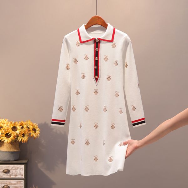 2021new fashion golden bees embroidery knitting dress women autumn winter turn-down collar simple runway knit slim dress, Black;gray
2021new fashion golden bees embroidery knitting dress women autumn winter turn-down collar simple runway knit slim dress, Black;gray