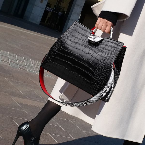 new arrivals 00% cow leather messenger bags crocodile pattern one-shoulder portable all-match messenger large-capacity bag pur
new arrivals 00% cow leather messenger bags crocodile pattern one-shoulder portable all-match messenger large-capacity bag pur