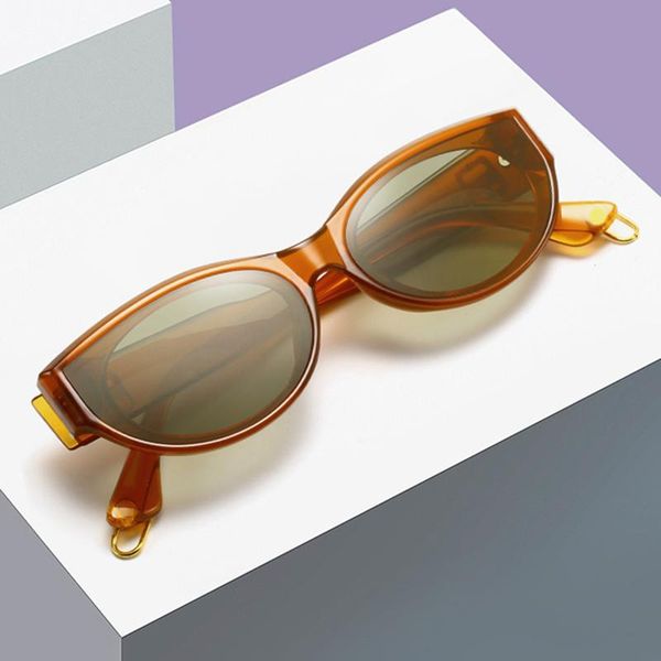 sunglasses trendy punk style small frame glasses brand designer metal rim fashion ladies driving street pography travel, White;black
sunglasses trendy punk style small frame glasses brand designer metal rim fashion ladies driving street pography travel, White;black