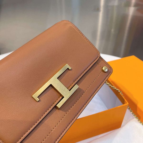 12021 shoulder bag brown portable leather leather soft and comfortable fashion casual style high-end versatile large capacity hand bag
12021 shoulder bag brown portable leather leather soft and comfortable fashion casual style high-end versatile large capacity hand bag