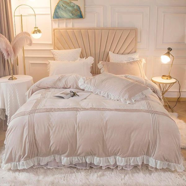 bedding sets super soft crystal velvet flannel lace set double duvet cover bed linen quilting skirt pillowcases home textile
bedding sets super soft crystal velvet flannel lace set double duvet cover bed linen quilting skirt pillowcases home textile