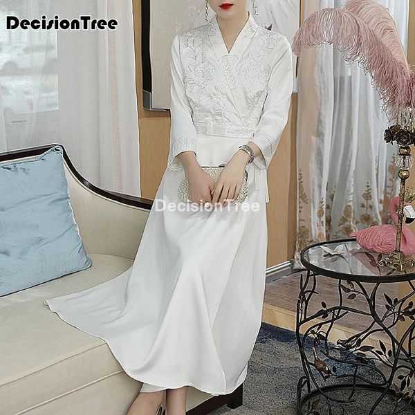 embroidery traditional chinese dresses cheongsam long satin qipao dress v neck tang costume lady hanfu style ethnic clothing, Red
embroidery traditional chinese dresses cheongsam long satin qipao dress v neck tang costume lady hanfu style ethnic clothing, Red