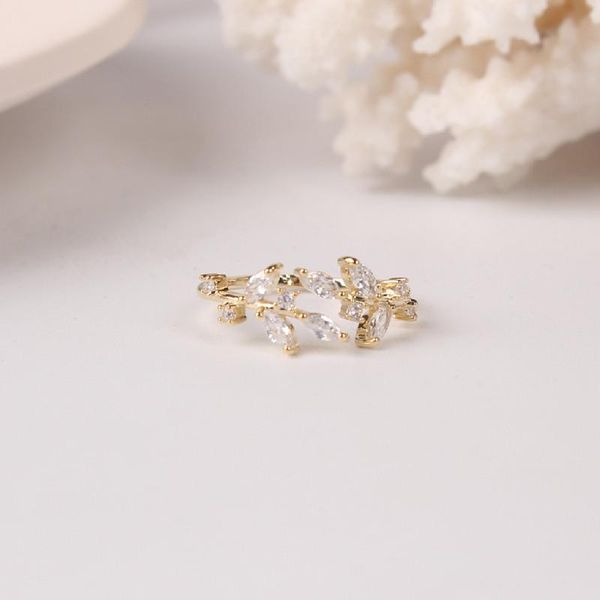 korean selling fashion jewelry exquisite copper inlaid zircon leaf ring simple women's opening can be adjustable cluster rings, Golden;silver
korean selling fashion jewelry exquisite copper inlaid zircon leaf ring simple women's opening can be adjustable cluster rings, Golden;silver