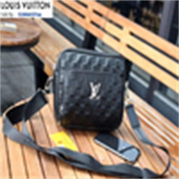 designer luxury m6055 embossed men's cross-body bag men handbags shoulder messenger bags totes iconic cross body bags handles brand clu
designer luxury m6055 embossed men's cross-body bag men handbags shoulder messenger bags totes iconic cross body bags handles brand clu