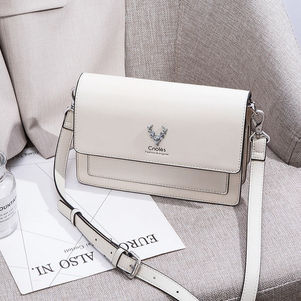 new shoulder women's fashion versatile messenger personality large capacity leather handbag
new shoulder women's fashion versatile messenger personality large capacity leather handbag