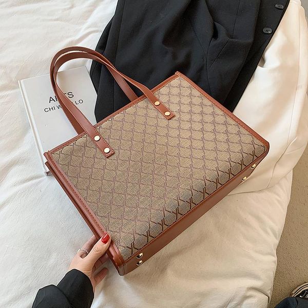 evening bags large tote bag underarm 2021 high-quality pu leather women's designer handbag high capacity shoulder
evening bags large tote bag underarm 2021 high-quality pu leather women's designer handbag high capacity shoulder