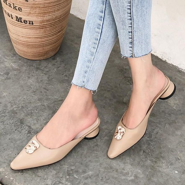 slippers gpokhds 2021 women soft cow leather summer black color metal decoration rome style square toe low heels sandals party
slippers gpokhds 2021 women soft cow leather summer black color metal decoration rome style square toe low heels sandals party