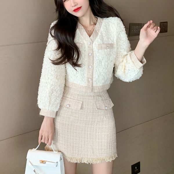 female elegant suits springtweed two piece women outfits crop mini skirt set vetement femme 164x, Black;gray
female elegant suits springtweed two piece women outfits crop mini skirt set vetement femme 164x, Black;gray