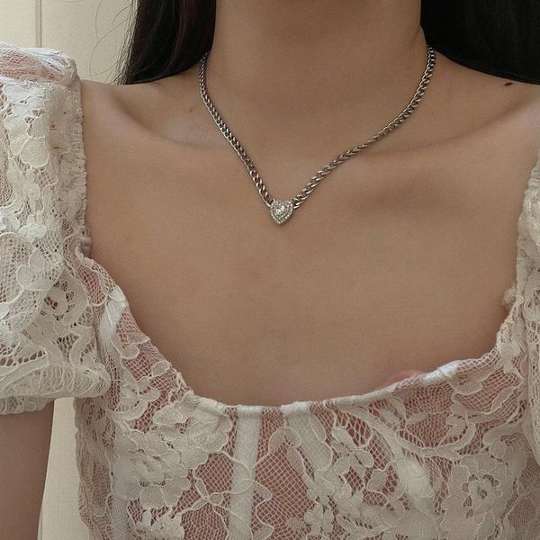chains 2021 kpop zircon silver color love heart pendant clavicle chain necklace for women fashion party necklaces aesthetic jewellery
chains 2021 kpop zircon silver color love heart pendant clavicle chain necklace for women fashion party necklaces aesthetic jewellery