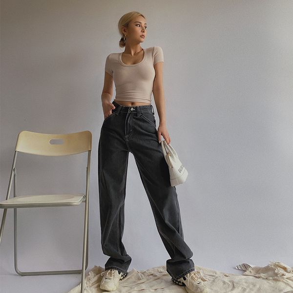 2021 high waist black retro-white straight overalls slacks loose long leg jeans for woman, Blue
2021 high waist black retro-white straight overalls slacks loose long leg jeans for woman, Blue