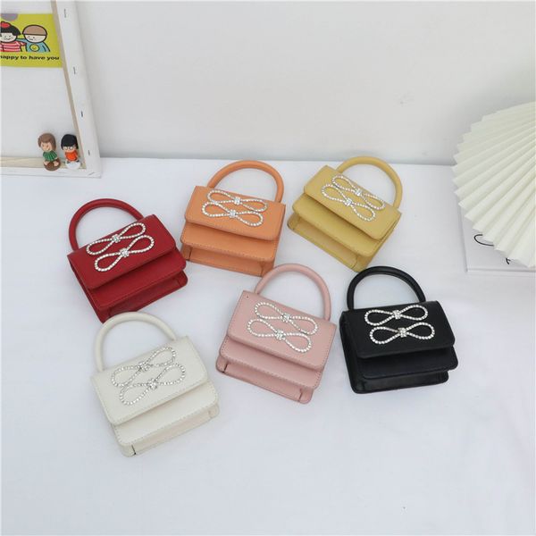 the 2021 autumn and winter new double bow bright diamond sparkle mini children's accessories messenger change small women's bag
the 2021 autumn and winter new double bow bright diamond sparkle mini children's accessories messenger change small women's bag