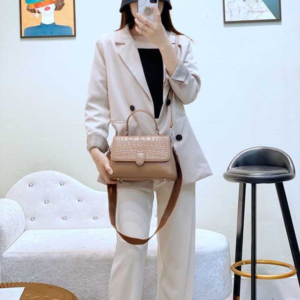 luxury handbags trend msenger 2021 layer cowhide small square leather one shoulder handbag 81270
luxury handbags trend msenger 2021 layer cowhide small square leather one shoulder handbag 81270