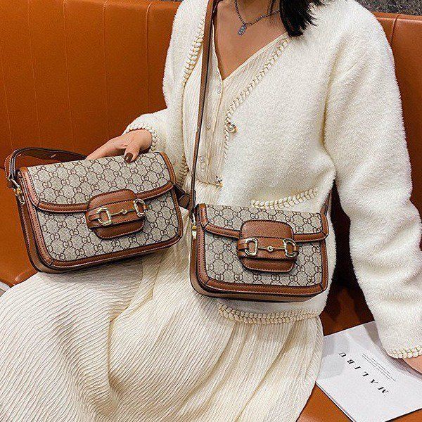 factory direct sale 75% off 2021 winter new small khaki pu leather large dark brown single shoulder messenger bags
factory direct sale 75% off 2021 winter new small khaki pu leather large dark brown single shoulder messenger bags