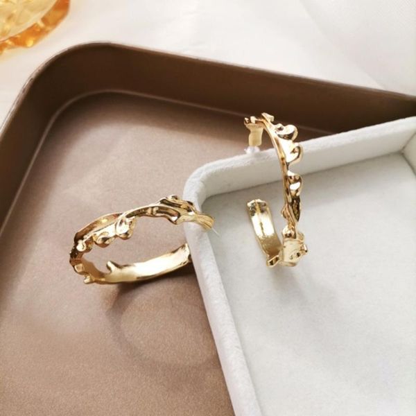 stud fashion exaggerated earrings 2021 c irregularly shaped simple metal women present, Golden;silver
stud fashion exaggerated earrings 2021 c irregularly shaped simple metal women present, Golden;silver