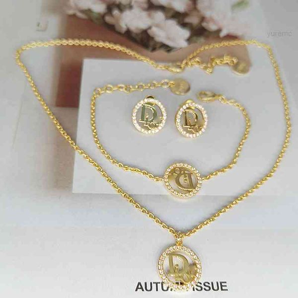 luxury designer fashion necklace dijia d family gold letter medieval inlaid exquisite temperament women's jewelry set, Red;brown
luxury designer fashion necklace dijia d family gold letter medieval inlaid exquisite temperament women's jewelry set, Red;brown