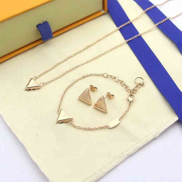 high-quality titanium steel v-head necklace female simple atmosphere fashion personality wild necklaces, Silver
high-quality titanium steel v-head necklace female simple atmosphere fashion personality wild necklaces, Silver