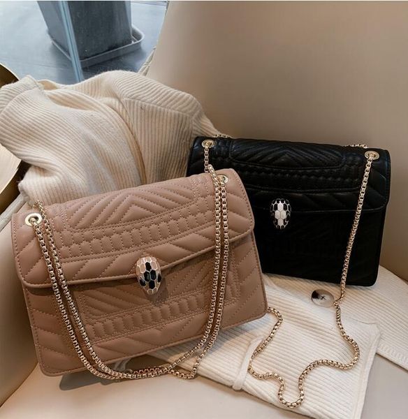 factory wholesale women handbag sweet embroidered chain bag elegant car sewing plaid handbags street fashion leather womens shoulder bags, Black;red
factory wholesale women handbag sweet embroidered chain bag elegant car sewing plaid handbags street fashion leather womens shoulder bags, Black;red