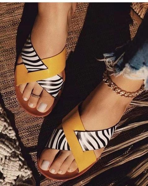 shoes woman 2021 big size house slippers platform pantofle rubber flip flops shale female beach soft hawaiian sabot flat fab, Black
shoes woman 2021 big size house slippers platform pantofle rubber flip flops shale female beach soft hawaiian sabot flat fab, Black