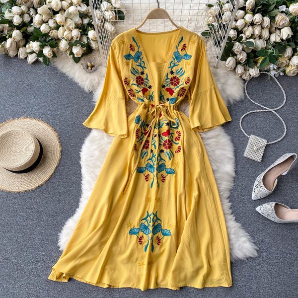 singreiny retro embroidery flower dress women chic flared sleeve v neck a-line dress spring korean bohemian vacation midi dress 210419, Black;gray
singreiny retro embroidery flower dress women chic flared sleeve v neck a-line dress spring korean bohemian vacation midi dress 210419, Black;gray