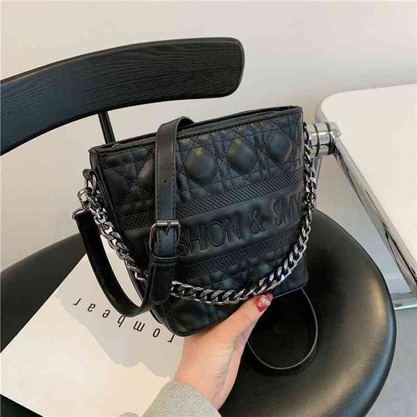 2022 factory outlet spring and summer korean fashion net red messenger trend chain bucket lingge embroidered thread single shoulder women�
2022 factory outlet spring and summer korean fashion net red messenger trend chain bucket lingge embroidered thread single shoulder women�