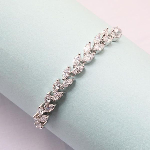 trendy leaves silver color tennis bracelet bangle female fashion charm cubic white zircon bracelets elegance party gift, Golden;silver
trendy leaves silver color tennis bracelet bangle female fashion charm cubic white zircon bracelets elegance party gift, Golden;silver