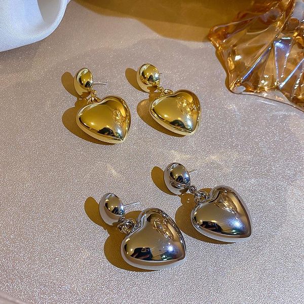 stud 2021 metal gold love earrings for women silver color simple temperament pendant fashion jewelry wholesale, Golden;silver
stud 2021 metal gold love earrings for women silver color simple temperament pendant fashion jewelry wholesale, Golden;silver