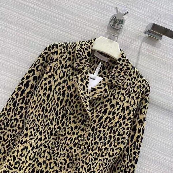 women's jackets sa0942 fashion women coats & 2021 runway luxury european design party style clothing, Black;brown
women's jackets sa0942 fashion women coats & 2021 runway luxury european design party style clothing, Black;brown