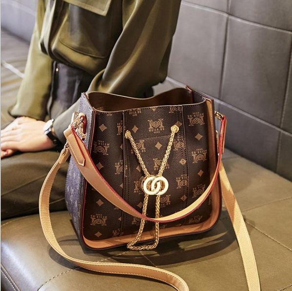 cross body summer women's bags european and trend big brand luxury shoulder simple bag
cross body summer women's bags european and trend big brand luxury shoulder simple bag