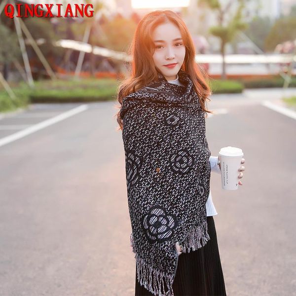 scarves 2021 autumn jacquard weave floral ring scarf female thick faux cashmere outdoor shawl tassels women warm wrap, Blue;gray
scarves 2021 autumn jacquard weave floral ring scarf female thick faux cashmere outdoor shawl tassels women warm wrap, Blue;gray