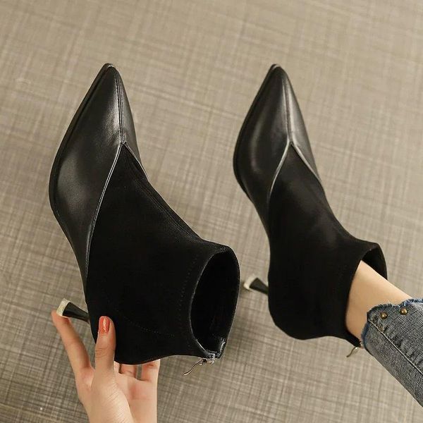 dress shoes pointed-heel women's booties and stilettos autumn winter 2021 wild black skinny naked boots boots.
dress shoes pointed-heel women's booties and stilettos autumn winter 2021 wild black skinny naked boots boots.