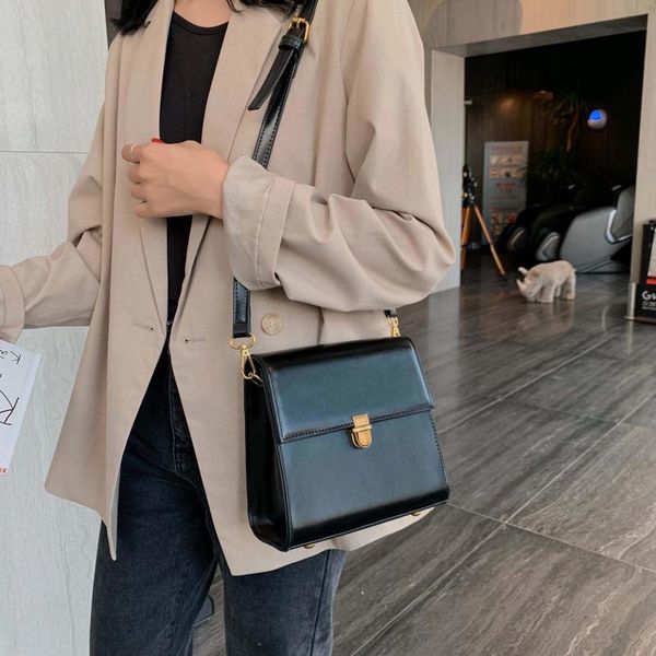 shoulder bags elegant retro solid color good quality bag women's flap pu leather messenger lady crossbody vertical square handbag
shoulder bags elegant retro solid color good quality bag women's flap pu leather messenger lady crossbody vertical square handbag
