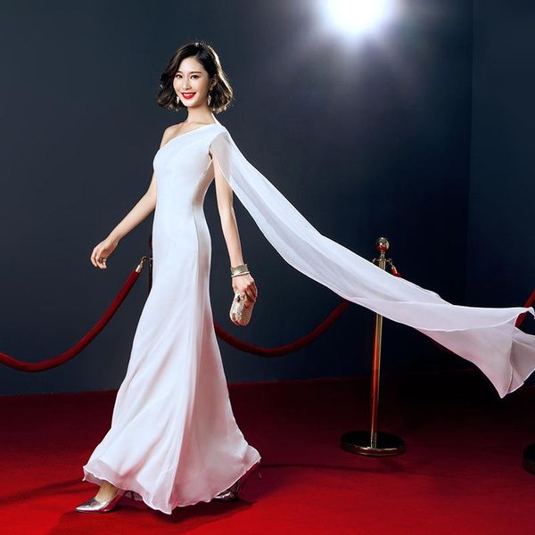 ethnic clothing asymmetrical one shoulder chinese bridal wedding dress women floor length banquet gown elegant backless vestidos de fes, Red
ethnic clothing asymmetrical one shoulder chinese bridal wedding dress women floor length banquet gown elegant backless vestidos de fes, Red