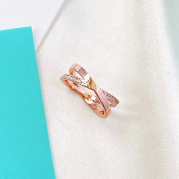 cluster rings kt real925 1:1 logo shining hollow x ring tif luxury jewelry brand woman 2021 selling trend, Golden;silver
cluster rings kt real925 1:1 logo shining hollow x ring tif luxury jewelry brand woman 2021 selling trend, Golden;silver