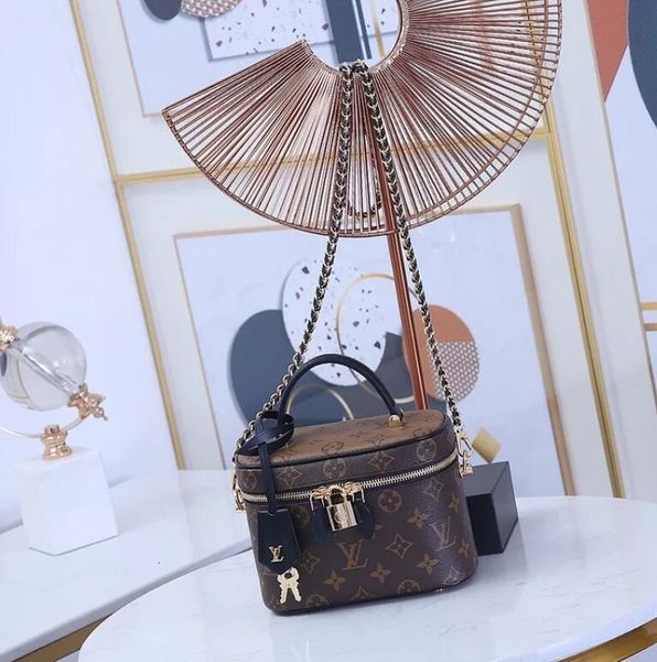 clutches totes designer shoulder luxury body m45165 cosmetic bags bag cross handbags bag iconic evening handles
clutches totes designer shoulder luxury body m45165 cosmetic bags bag cross handbags bag iconic evening handles
