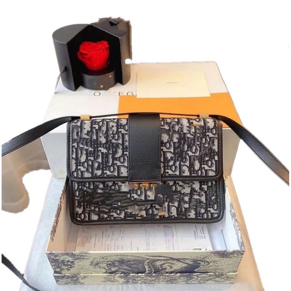 women autumn versatile chain bag new montaigne postman canvas fashion korean small square
women autumn versatile chain bag new montaigne postman canvas fashion korean small square