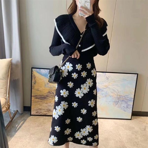 two piece dress women knitted sweater skirt suits autumn long sleeve sweet floral ruffles knit + a-line ladies set 2021, White
two piece dress women knitted sweater skirt suits autumn long sleeve sweet floral ruffles knit + a-line ladies set 2021, White