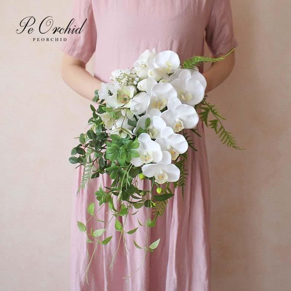 wedding flowers peorchid beach cascade bouquet artificial white tulip&orchid bridesmaid flower decoration ramos de novia
wedding flowers peorchid beach cascade bouquet artificial white tulip&orchid bridesmaid flower decoration ramos de novia
