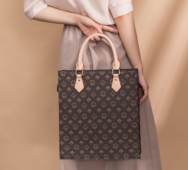 design single shoulder armpit bag pu leather large capacity chain handbag korean lozenge fashion complete messenger bags
design single shoulder armpit bag pu leather large capacity chain handbag korean lozenge fashion complete messenger bags