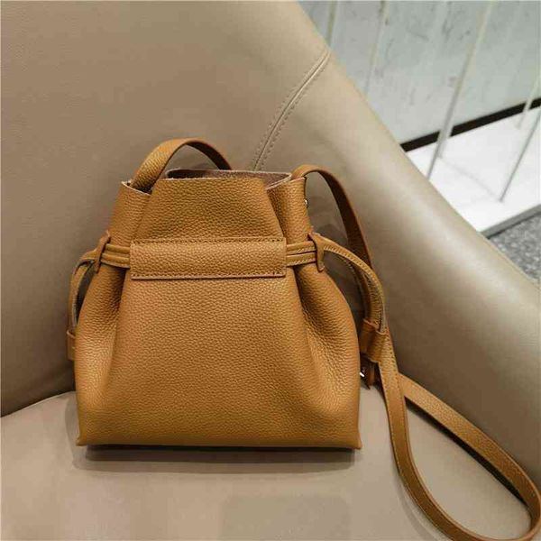women luxurys designers bags 2021 leather fashion bucket head layer soft cow leather small blessi designer handbag handbags totes crossbody
women luxurys designers bags 2021 leather fashion bucket head layer soft cow leather small blessi designer handbag handbags totes crossbody
