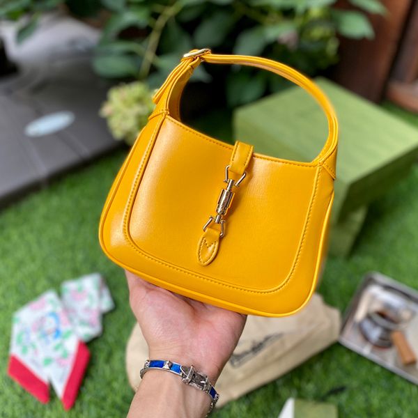 designer tote bag hobo shoulder mini bags handbag handbags purse chest pack lady chains vintage different colors with original box size 20*1
designer tote bag hobo shoulder mini bags handbag handbags purse chest pack lady chains vintage different colors with original box size 20*1