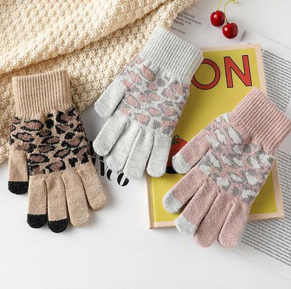 five fingers gloves women' cute and warm in autumn winter leopard print jacquard touch screen knitted woolen finger, Blue;gray
five fingers gloves women' cute and warm in autumn winter leopard print jacquard touch screen knitted woolen finger, Blue;gray