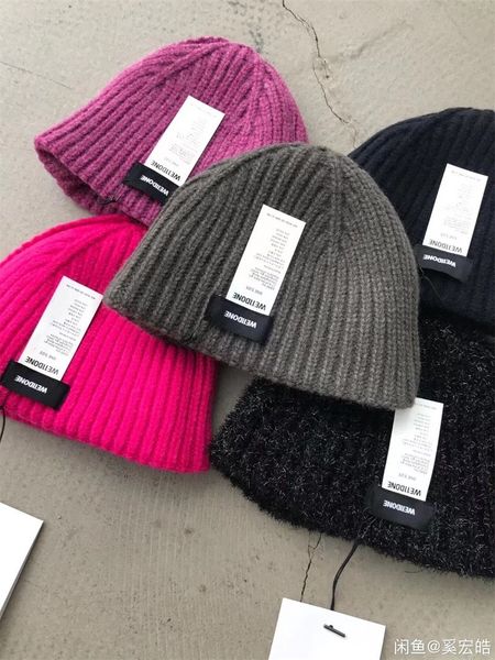 we11done signature autumn and winter new knitted hat men's and women's identical landlord hat fashion versatile metal label wool h, Blue;gray
we11done signature autumn and winter new knitted hat men's and women's identical landlord hat fashion versatile metal label wool h, Blue;gray