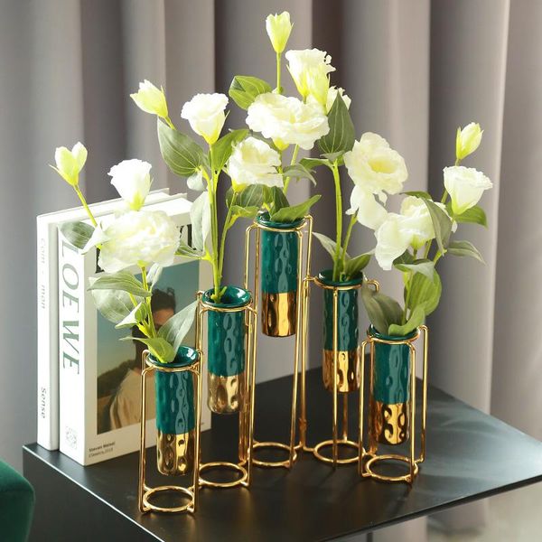 vases european-style metal frame ceramic hydroponic vase creative foldable living room desktv cabinet decoration wedding gift
vases european-style metal frame ceramic hydroponic vase creative foldable living room desktv cabinet decoration wedding gift