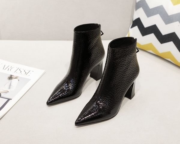 women high heels sandals slippers mules slides pumps loafers ballerinas sneakers dress shoes, Black
women high heels sandals slippers mules slides pumps loafers ballerinas sneakers dress shoes, Black