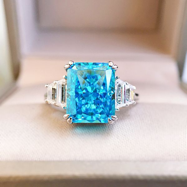 mujing sea blue treasure color ice cut ring women's long 8 * 10 chaochao super flash s925 silver
mujing sea blue treasure color ice cut ring women's long 8 * 10 chaochao super flash s925 silver