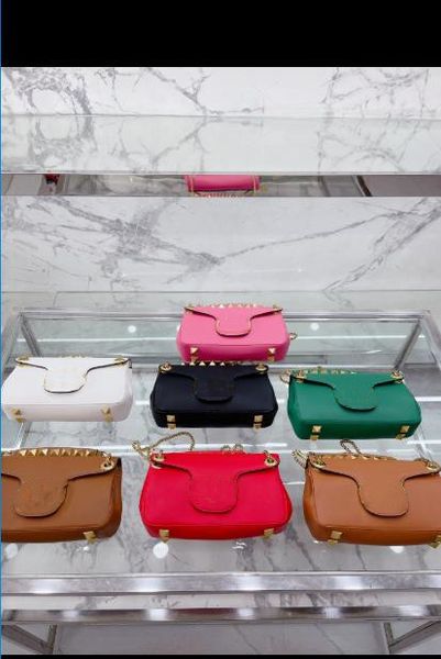 2020 new women urban trend black sheepskin tote genuine leather crossbody handbag tassels skull rock rivet shoulder bag crossbody h001
2020 new women urban trend black sheepskin tote genuine leather crossbody handbag tassels skull rock rivet shoulder bag crossbody h001