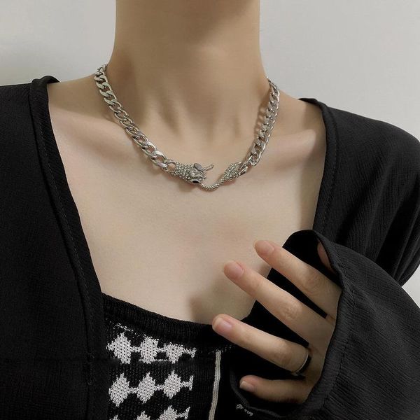 chokers minar cool silver color titanium steel chunky flat chain necklace for women bling rhinestone snake accessories, Golden;silver
chokers minar cool silver color titanium steel chunky flat chain necklace for women bling rhinestone snake accessories, Golden;silver