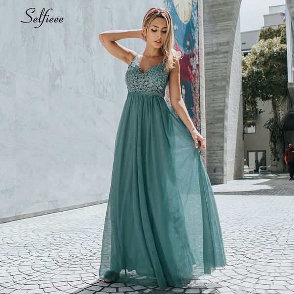new fashion blue a line v neck backless womens dresses elegant appliques lace long summer maxi dress for party robe de soiree, Black;gray
new fashion blue a line v neck backless womens dresses elegant appliques lace long summer maxi dress for party robe de soiree, Black;gray