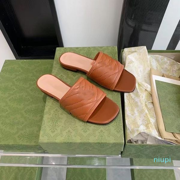 2021 designer sandals flat bottomed women's slippers 2021 summer fashion sandal banquet leather shoes casual g metal buckle large size, Black
2021 designer sandals flat bottomed women's slippers 2021 summer fashion sandal banquet leather shoes casual g metal buckle large size, Black